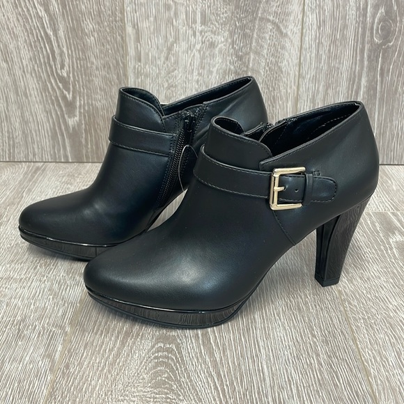 NWT East 5th EF Emmelie Black Booties Memory Foam Buckle Heeled 6 - Picture 1 of 16